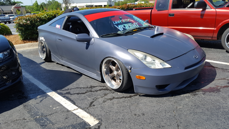 This car is static. How can I tell? Also, least favorite wheels ever.